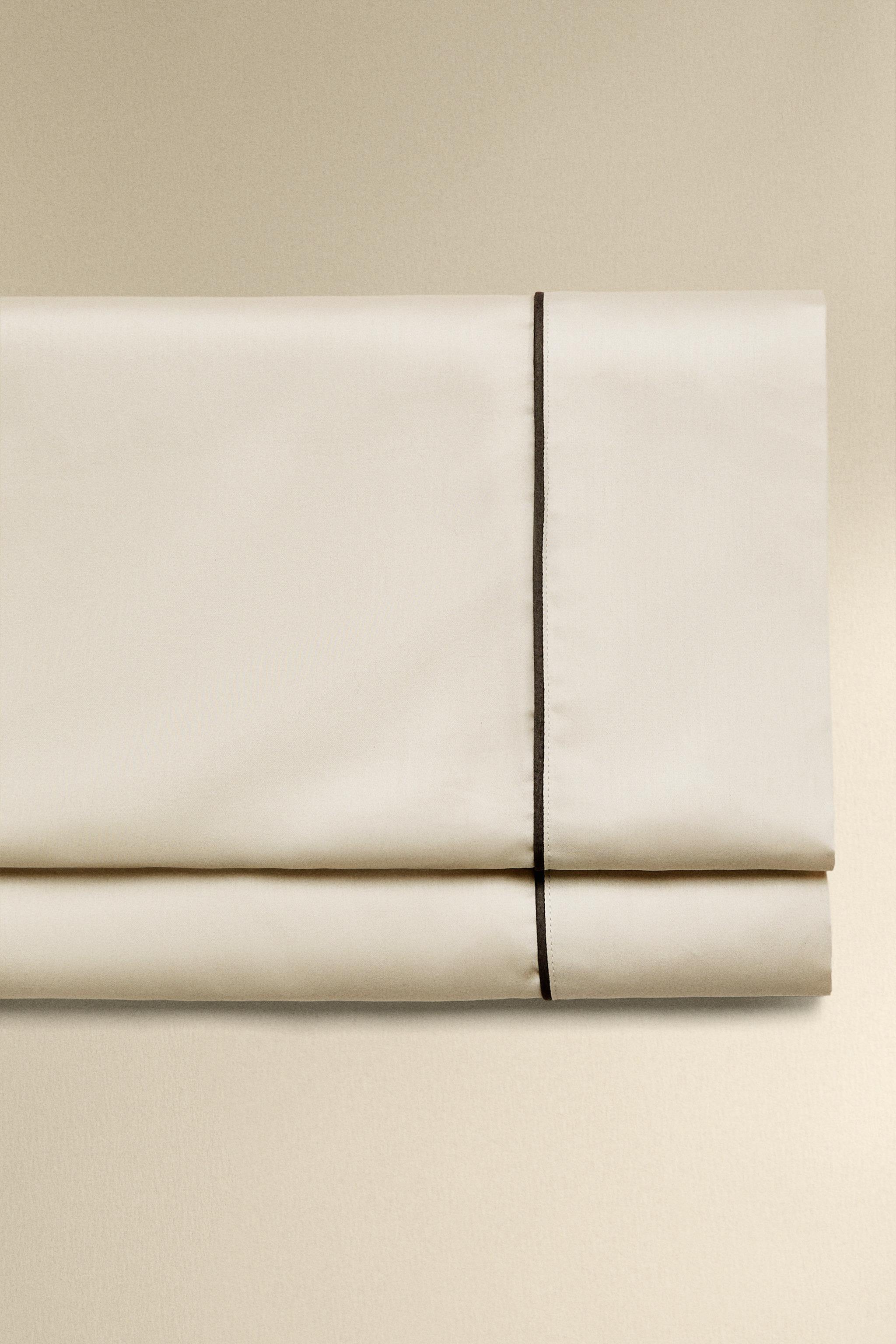 DRAP PLAT SATIN PASSEPOIL